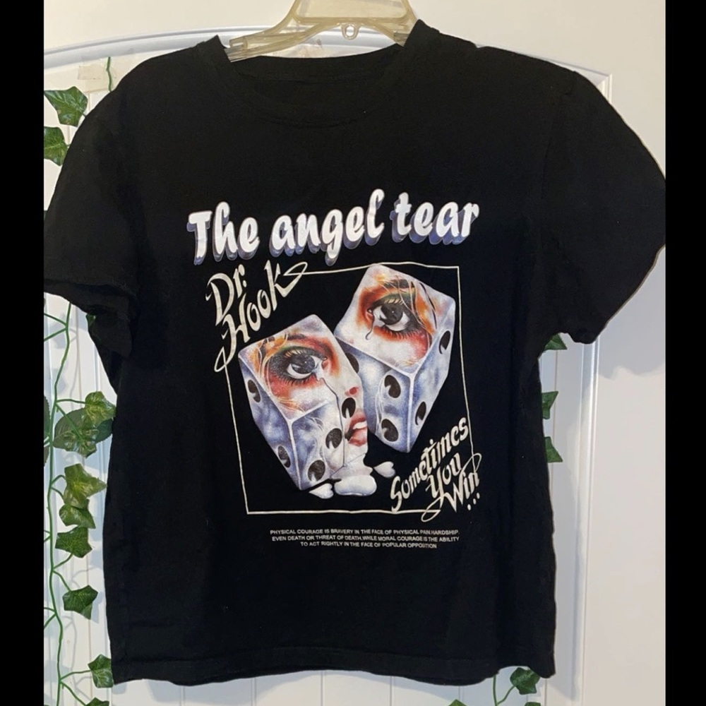 Short sleeve black angel tear t-shirt.